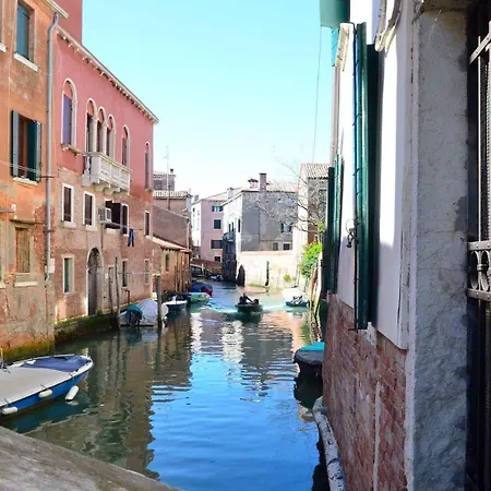 לינה וארוחת בוקר Ca Sagredo Al Ponte 3*